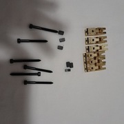 Komplet Siodełek do Mostka Typu Floyd Rose Złote