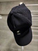 Czapka 4F z daszkiem i siateczką z tyłu L/XL