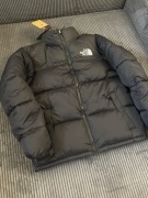 Czarna Kurtka The North Face Nuptse 700