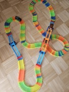 Długi tor plus dwa samochody 