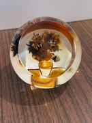 Śliczny przycisk do papieru ścięta kula kwiaty 