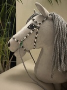Hobby Horse A4 + ogłowie + wodze