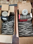 METALOWY kołek do WEŁNY o długości 20 i 25cm.