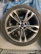 Cztery felgi Ford 19" - trzy takie same a jedna inna