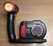 Aparat do zdjęć podwodnych Sealife DC200 z obudową i lampą na wysięgniku