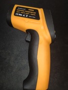 Pirometr 900 stopni termometr bezdotykowy