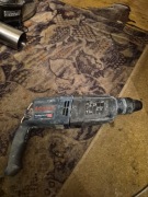 Młotowiertarka udarowa Bosch Professional GBH 2-26 uszkodzona na części.