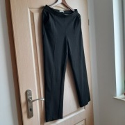 Marks & Spencer - ciepłe spodnie w kolorze czarnym, rozm. 40