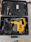 Wiertarka udarowa z odkurzaczem DeWalt