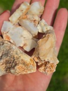 Opal mleczny surowy. Naturalny Opal