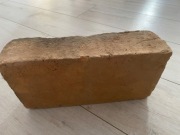 Stara cegła z kamienicy