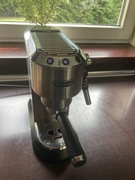 Ekspres do kawy kolbowy Delonghi