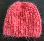 Czapka damska dziewczęca z moheru robiona na drutach. Handmade