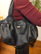 Shoper torebka skórzana czarna Venezia prawie nowa na ramię długi pasek