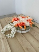  kompozycja kwiatowa na grób w drewnianej doniczce