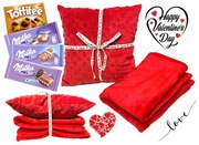 ZESTAW 4w1 WALENTYNKI Koc Poduszka Czekoladki