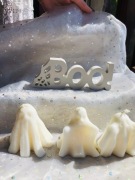 Zestaw świec, świeczek - trzy wesołe duchy i napi "BOO!"