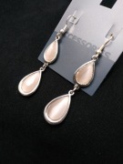 kolczyki łezka kropla jasny róż na srebrnej podstawie