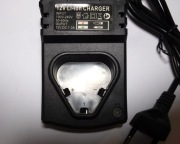 Uniwersalna ŁADOWARKA 12V do akumulatorów 12V DC 1,0A Li-ion GHARGER 