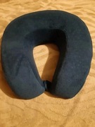 Poduszka podróżna do samolotu, autokaru czy samochodu