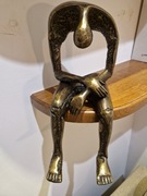 Rzeźba mężczyzny, figurka z brązu