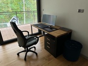 Dębowe biurko z kontenerem - praktycznie nowe