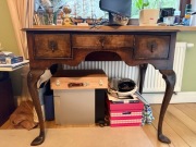 Stylowa toaletka/biurko na giętych nogach w klimacie retro