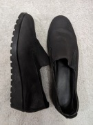 Szare grafitowe skórzane eleganckie buty na koturnie 36