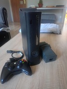 Xbox 360 FAT Jasper z padem i zasilaczem.