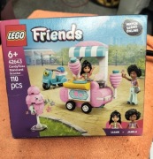 LEGO Friends 42643 Stojak i hulajnoga z watą cukrową