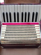 Stary akordeon Weltmeister