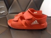 Sandały dziecięce Adidas Altaswim rozmiar 33