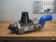 Solidny adapter z kwadratową podstawą montażową do kompresora 