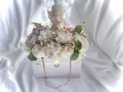 Pamiątka komunii świętej Flowerbox z aniołkiem z wosku sojowego 