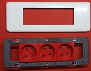 Legrand Gniazdo 3x2P+Z p.automatyczne DATA ukośne 45 z ramką