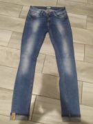 Jeansy Moschino roz.26