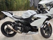 Unikatowe, białe owiewki do Kawasaki Ninja 400