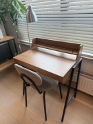 Biurko kolor dąb stelaż metalowy