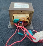 TRANSFORMATOR XB-700 Z MIKROFALI  ZGRZEWARKA