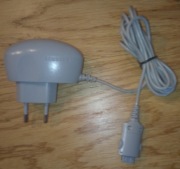 ORYGINALNA ŁADOWARKA SIECIOWA SAMSUNG 5,0V 700mA używana