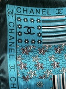 Turkusowo niebieski szalik wzór Chanel