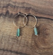 Złote kolczyki z turmalinem zielonym