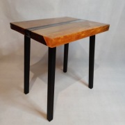 Stolik kawowy olcha, żywica epoksydowa 