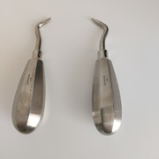 Dźwignie korzeniowe boczne ostre, prawa i lewa