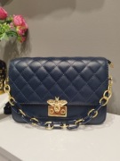 Piękna pikowana mała klasyczna pszczółka odpinany łańcuszek i pasek  3w1 