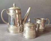 Stary serwis do herbaty