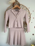 Śliczny komplet dla dziewczynki w wieku 7-8 lat