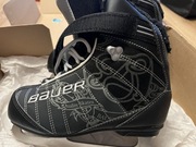 Łyżwy renomowanej firmy Bauer React . Stan idealny.