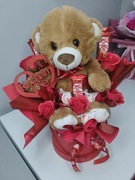 Zestaw prezentowy na walentynki słodki bukiet urodziny miś Raffaello 