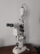 lampa szczelinowa i dodatkowe sprzęty gabinetu okulistycznego